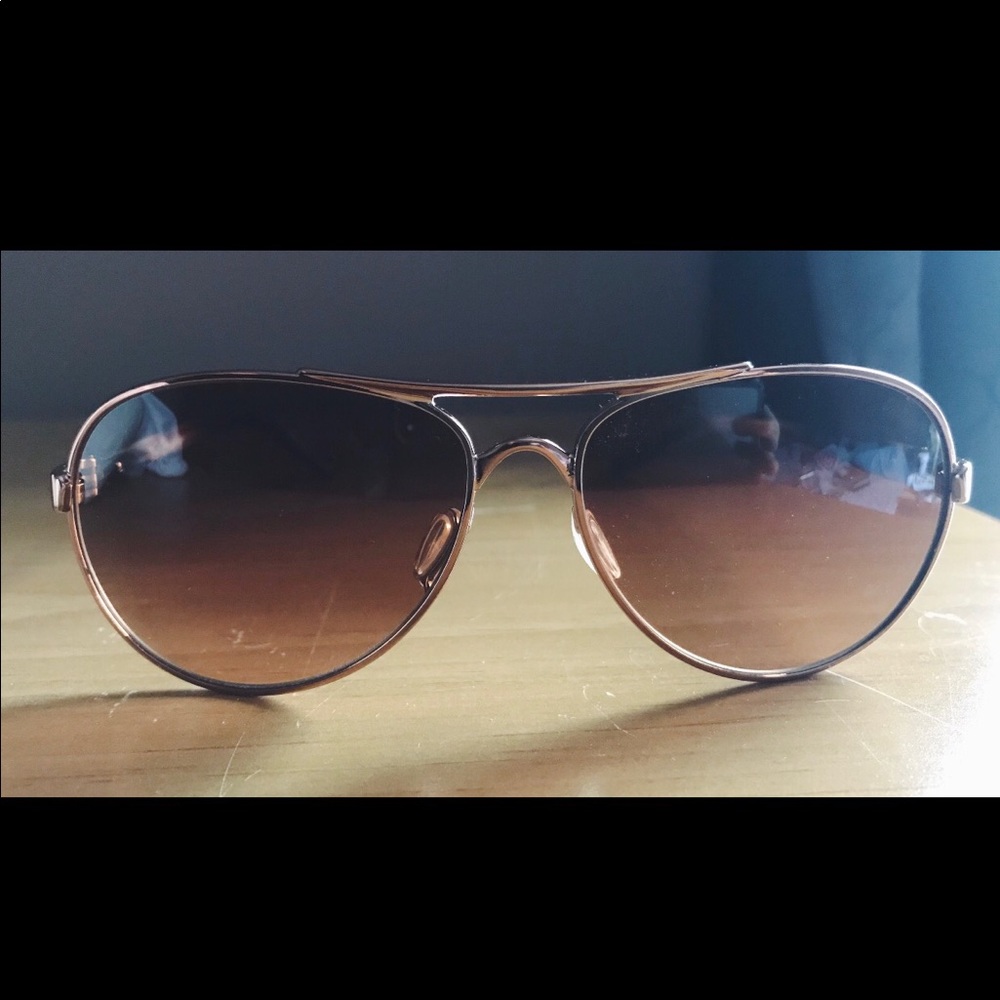 Sun glasses- tie breaker